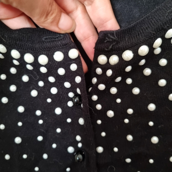 Review Size 10 Pearl Cardigan (Missing Buttons) - Picture 3 of 7